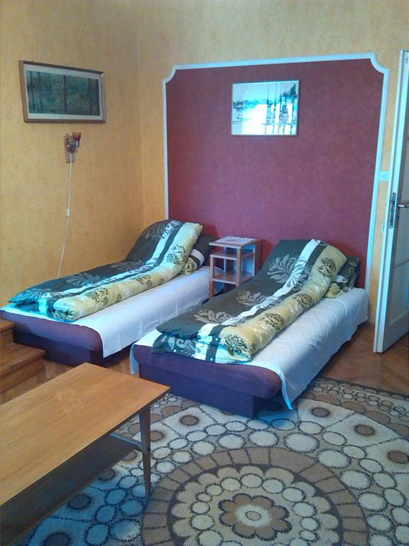 فندق Orosházaفي  Alpesi Vendeghaz الغرفة الصورة